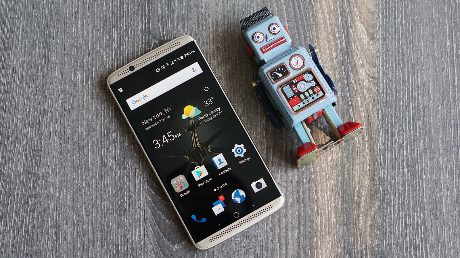 hd-aspect-1469723909-zte-axon-