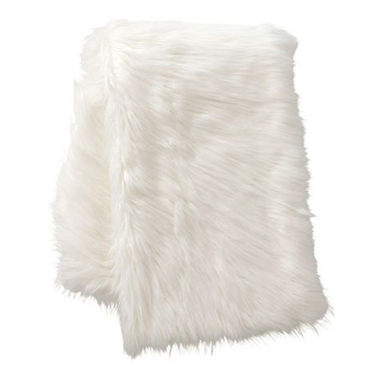 10 Best Faux Fur Throw Blankets for Winter 2017 Soft Luxe Faux Fur Throws