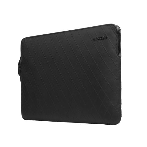 incase-diamond-wire-macbook-sleeve.jpg