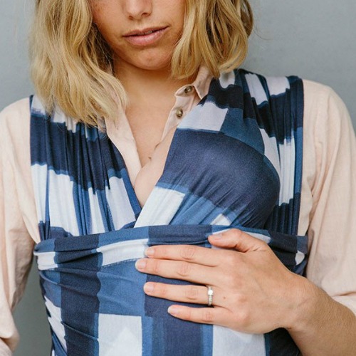 9 Best Baby Wraps for 2017 Cute & EasytoUse Baby Wearing Wraps