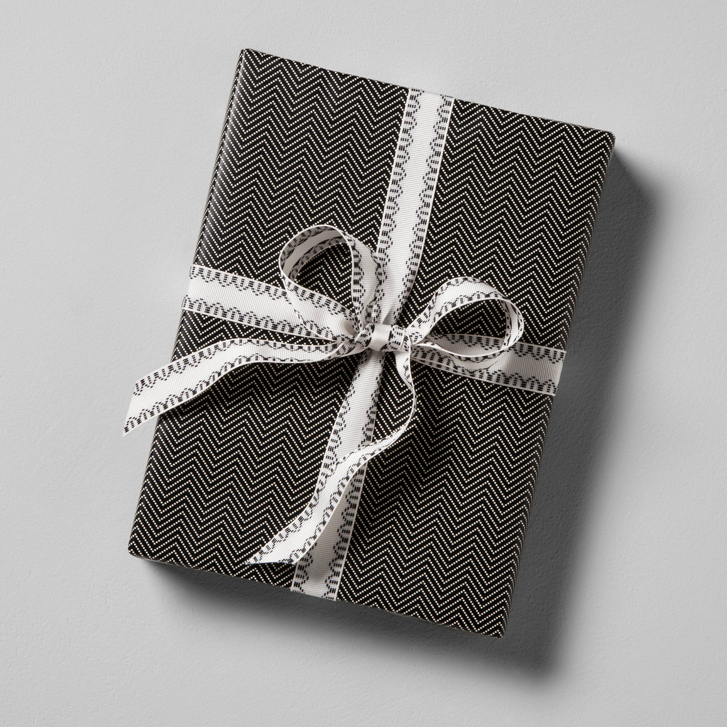 10 Best Christmas Wrapping Paper Designs for 2018 Festive Gift